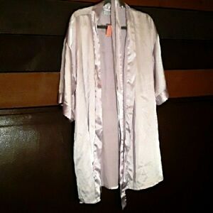TURQUAZ Small lilac Colored Satin Gorgeous Robe With Belt & Pockets